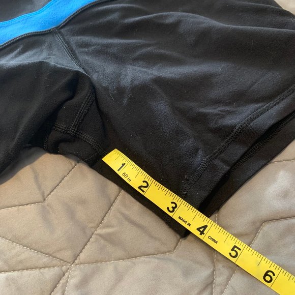 Lululemon Women’s Tall Reverse Groove Shorts - Picture 4 of 11